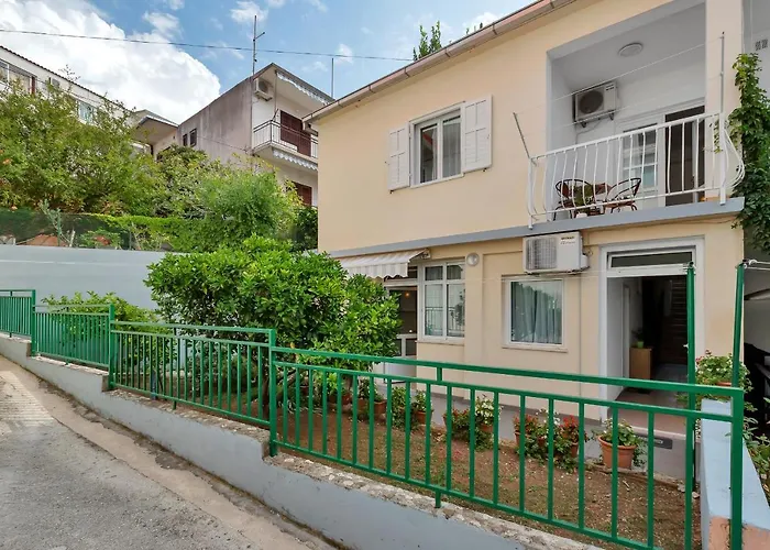 Ivan Apartman *