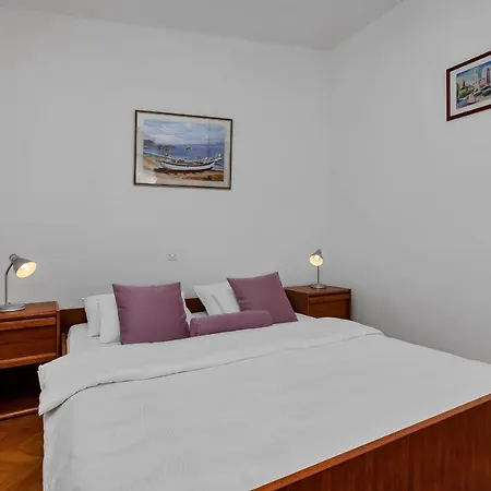 Apartament Ivan *